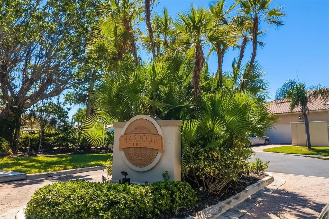 2326 Harbour Oaks Drive, Longboat Key, FL 34228 Photo