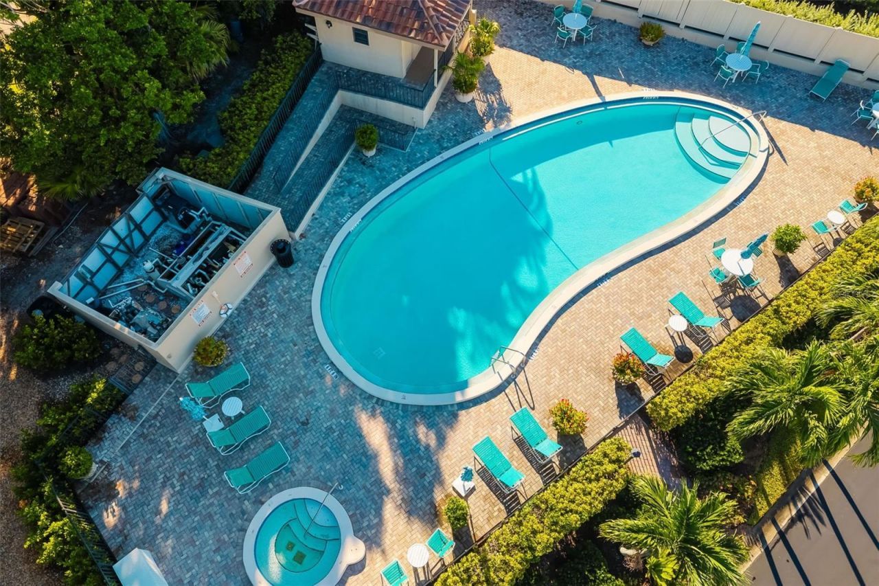 2326 Harbour Oaks Drive, Longboat Key, FL 34228 Photo