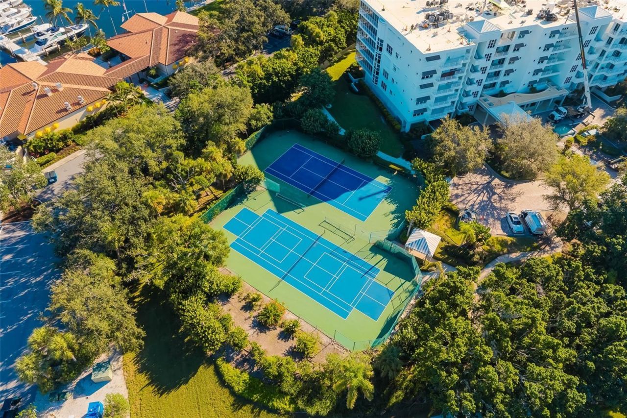 2326 Harbour Oaks Drive, Longboat Key, FL 34228 Photo