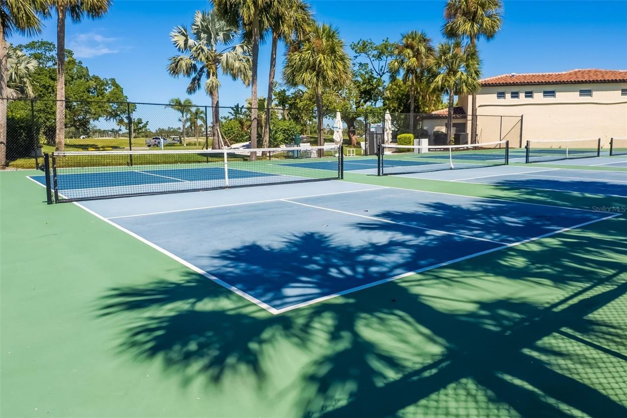 2326 Harbour Oaks Drive, Longboat Key, FL 34228 Photo