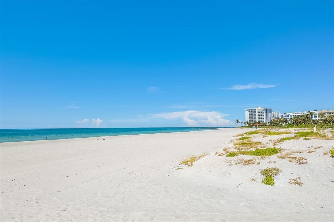 2326 Harbour Oaks Drive, Longboat Key, FL 34228 Photo