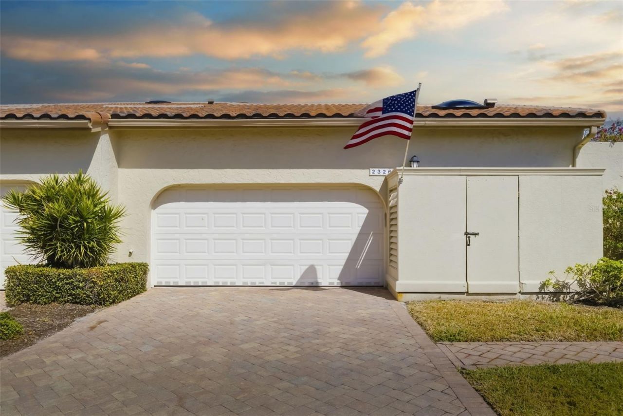 2326 Harbour Oaks Drive, Longboat Key, FL 34228 Photo