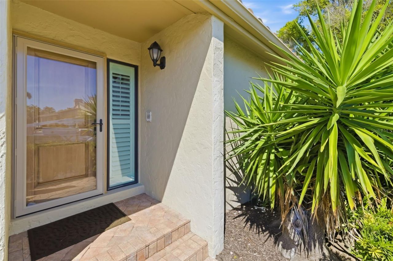 2326 Harbour Oaks Drive, Longboat Key, FL 34228 Photo