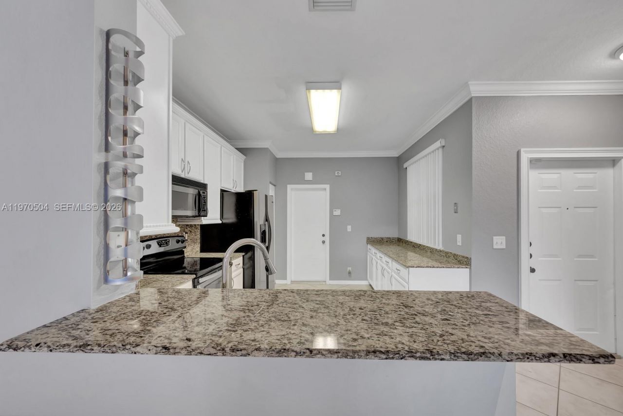 2590 Cordoba Bnd , Unit 2590, Weston, FL 33327 Photo