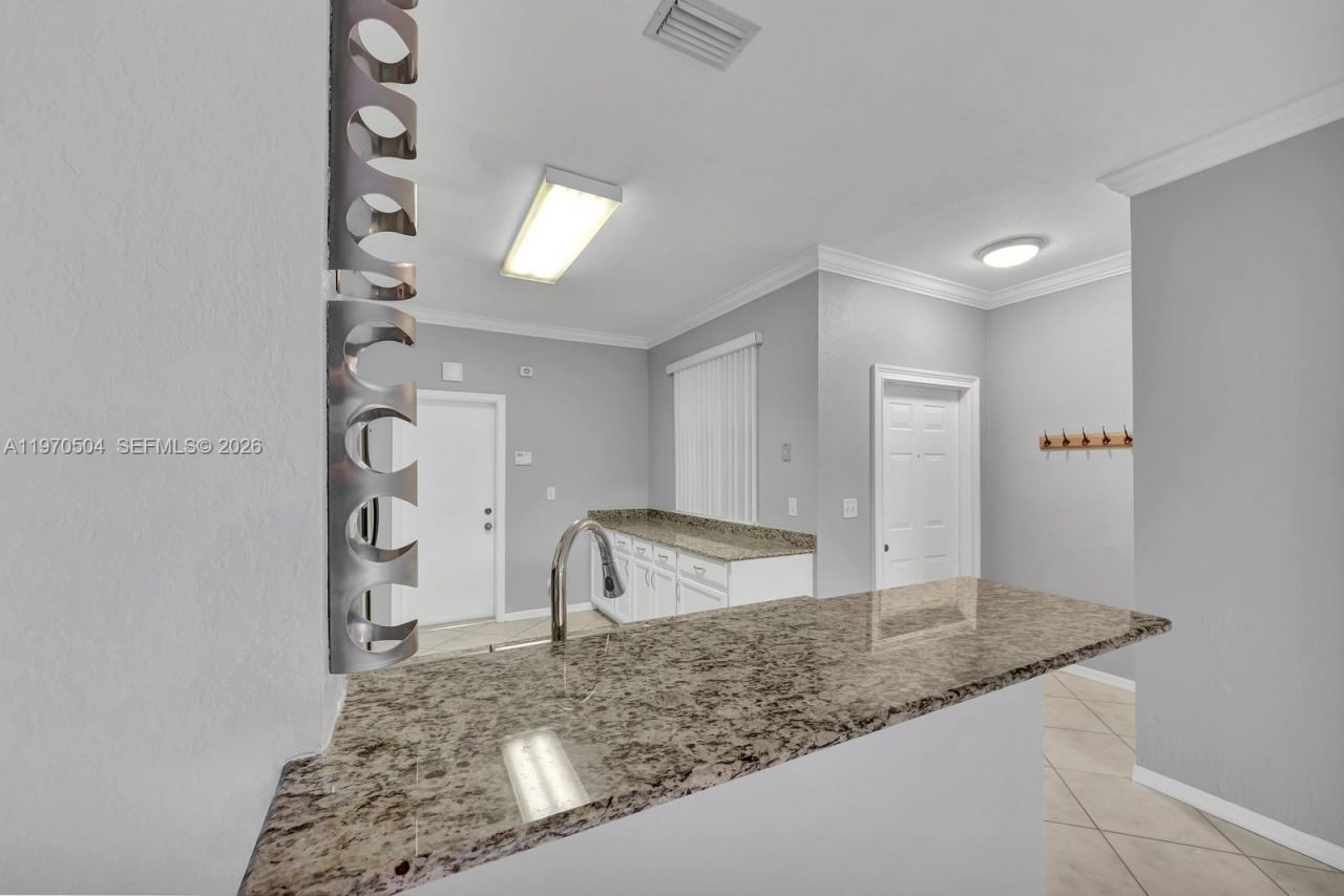 2590 Cordoba Bnd , Unit 2590, Weston, FL 33327 Photo