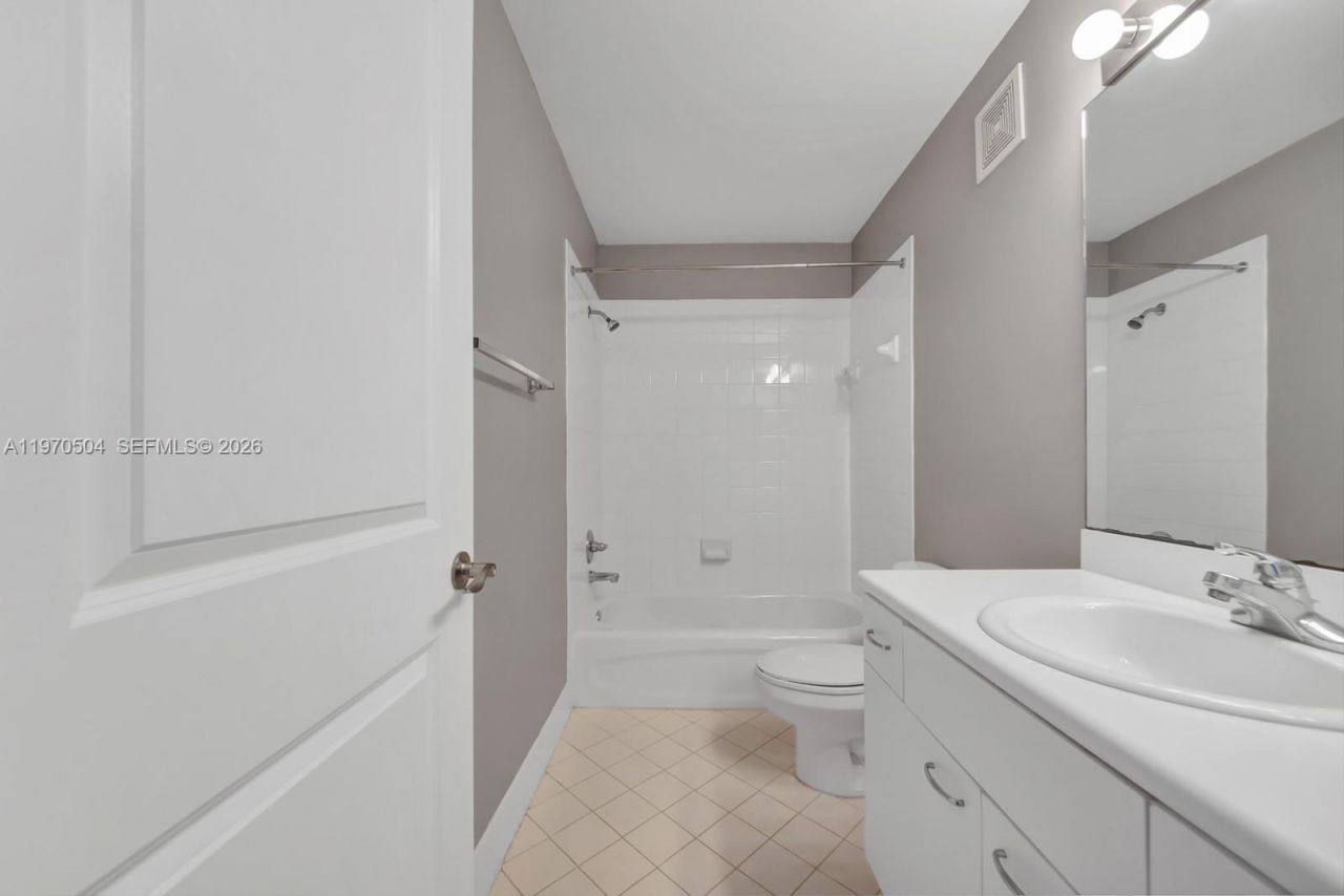 2590 Cordoba Bnd , Unit 2590, Weston, FL 33327 Photo