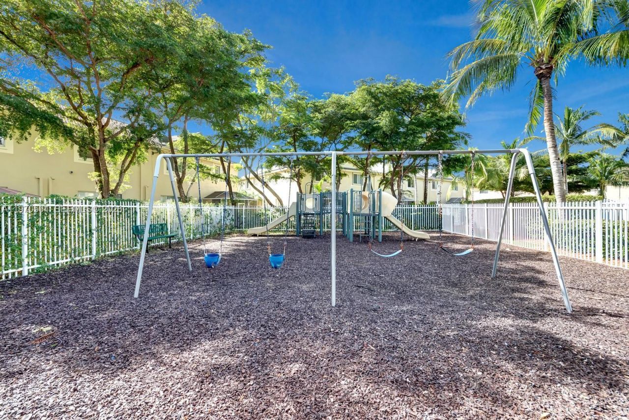 2590 Cordoba Bnd , Unit 2590, Weston, FL 33327 Photo