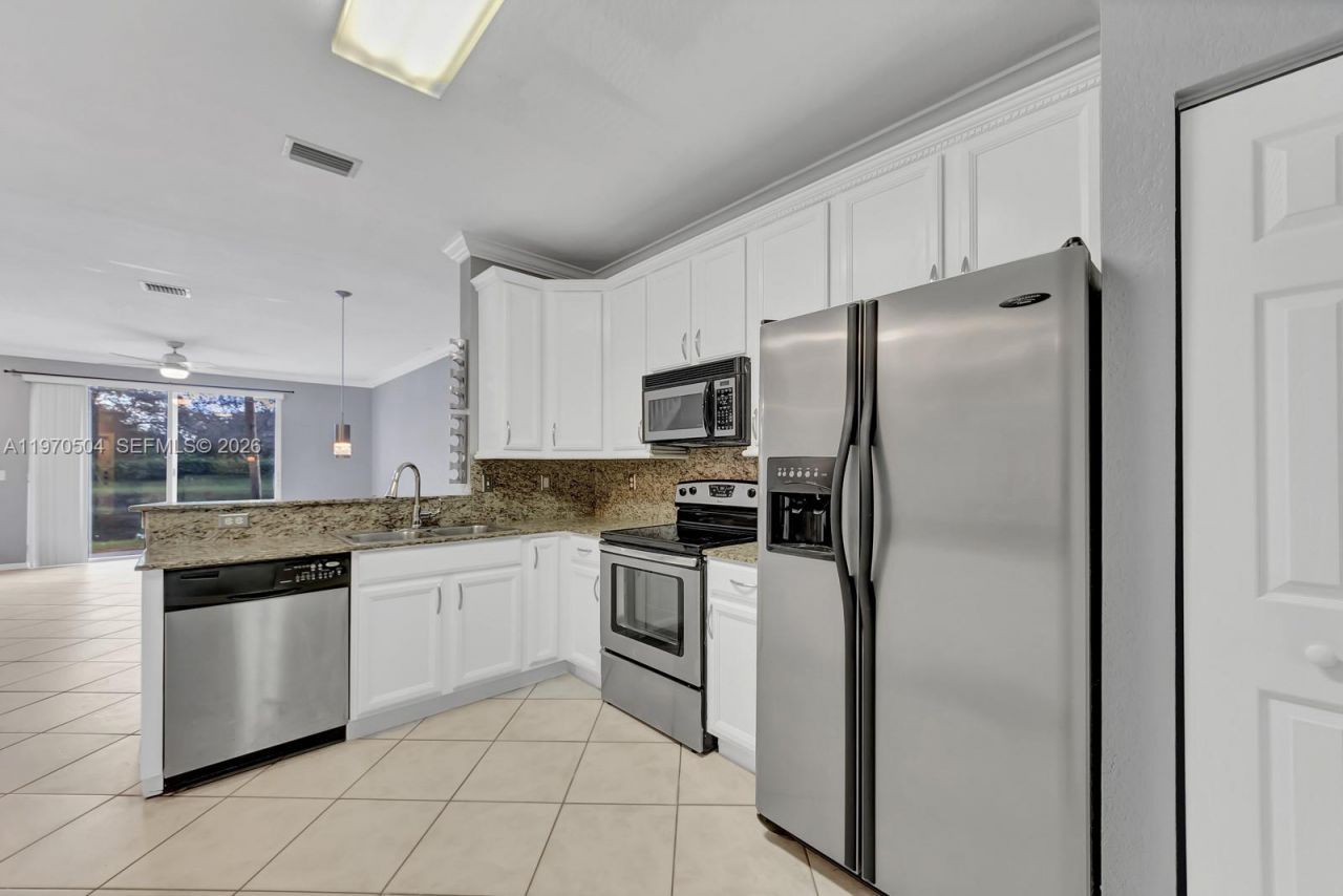 2590 Cordoba Bnd , Unit 2590, Weston, FL 33327 Photo