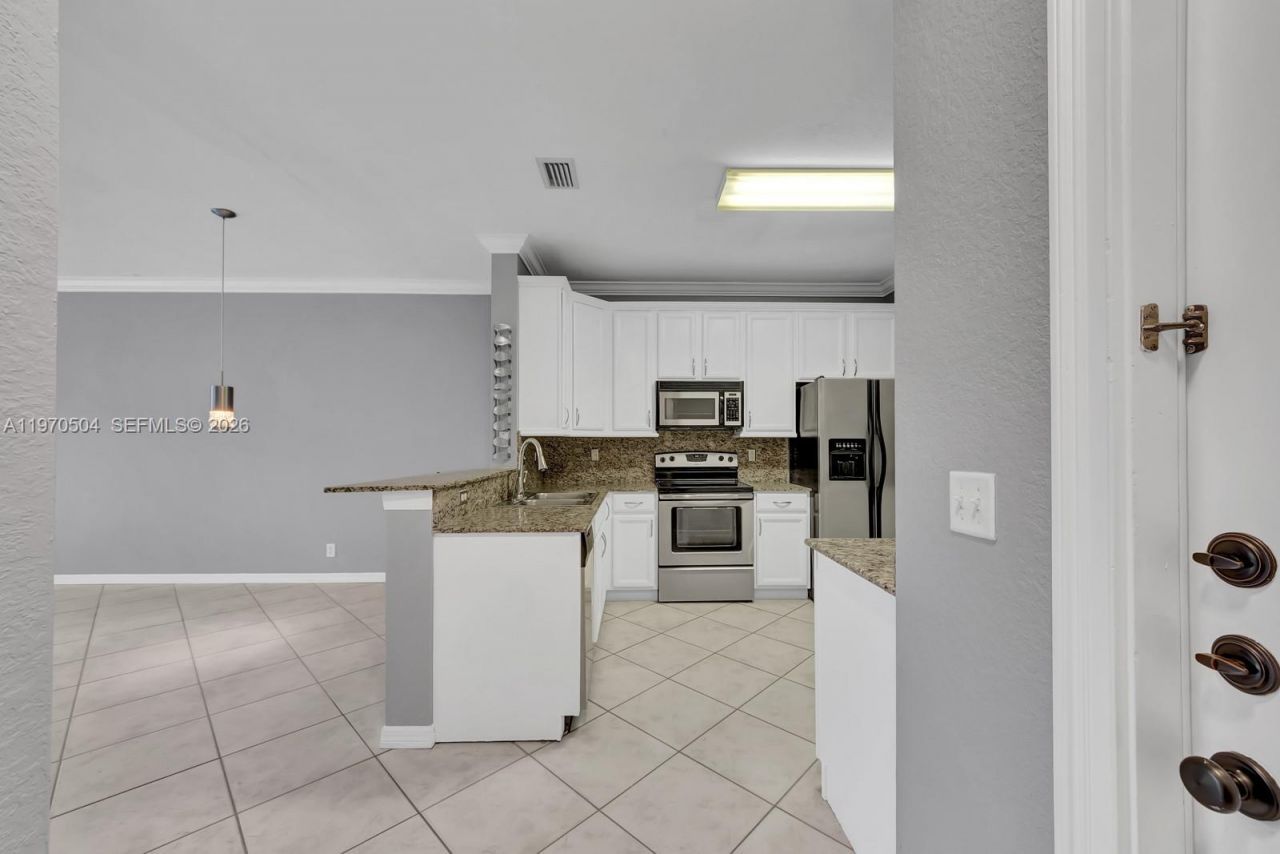 2590 Cordoba Bnd , Unit 2590, Weston, FL 33327 Photo