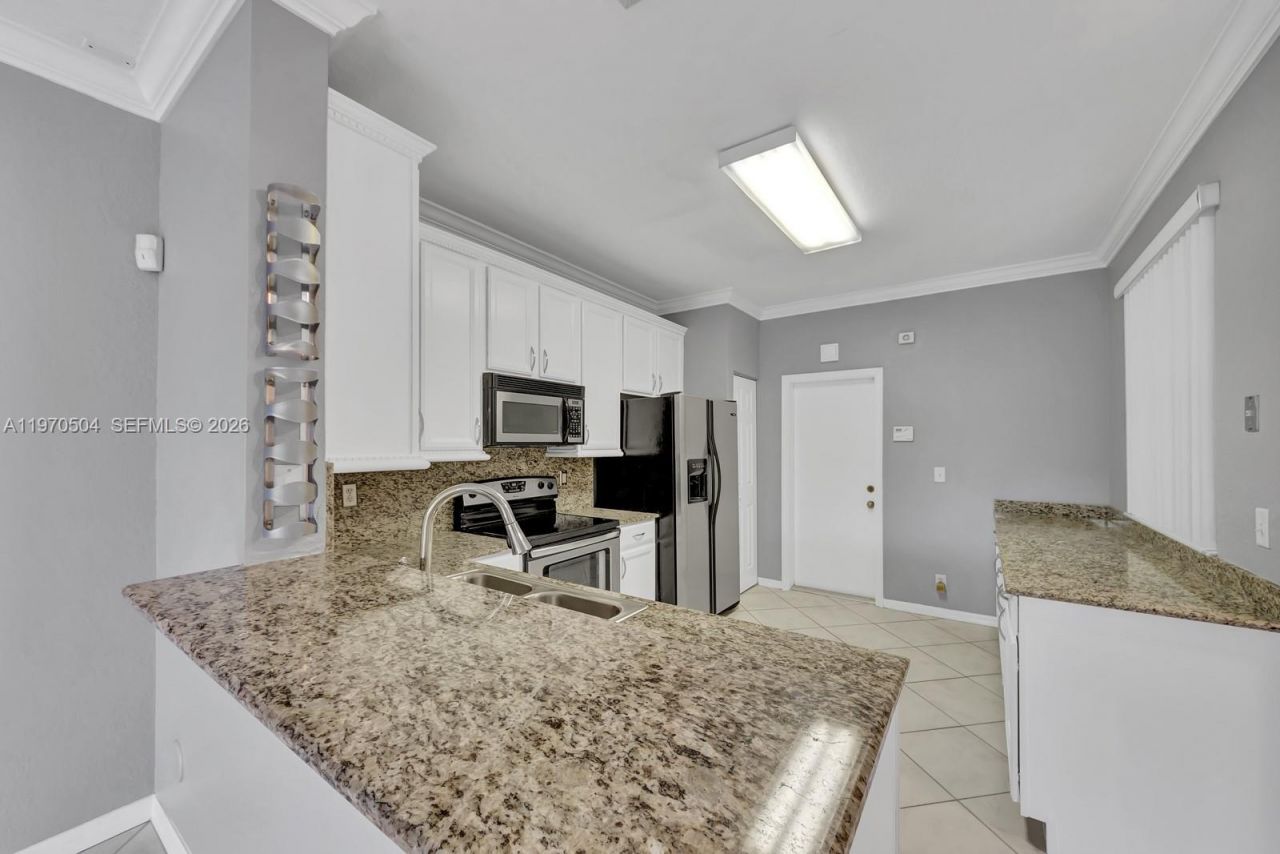 2590 Cordoba Bnd , Unit 2590, Weston, FL 33327 Photo