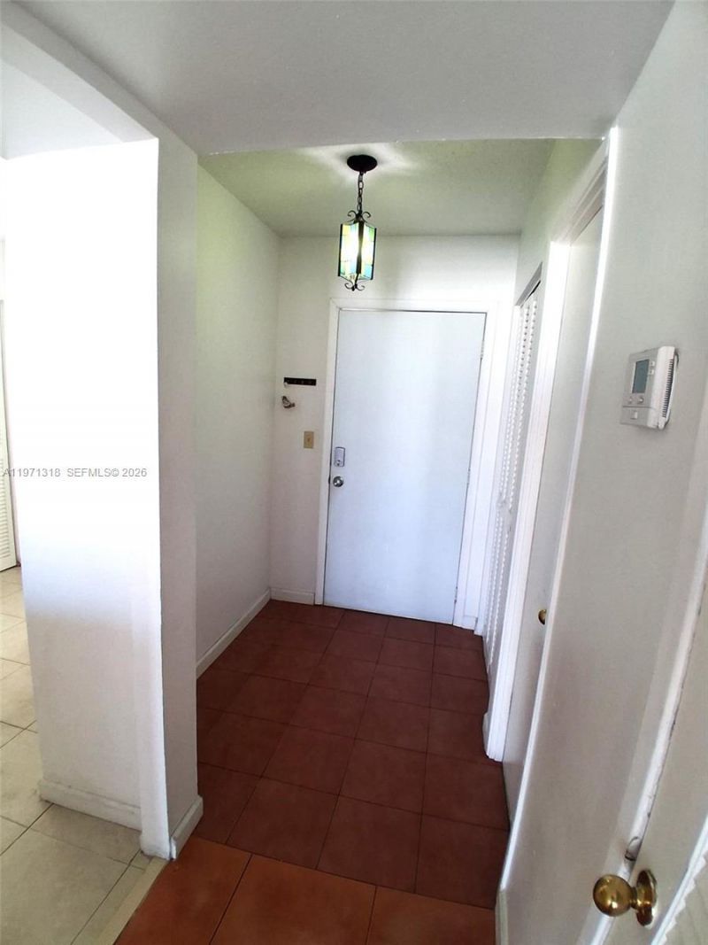 1770 NE 191st St , Unit 813-1, Miami, FL 33179 Photo