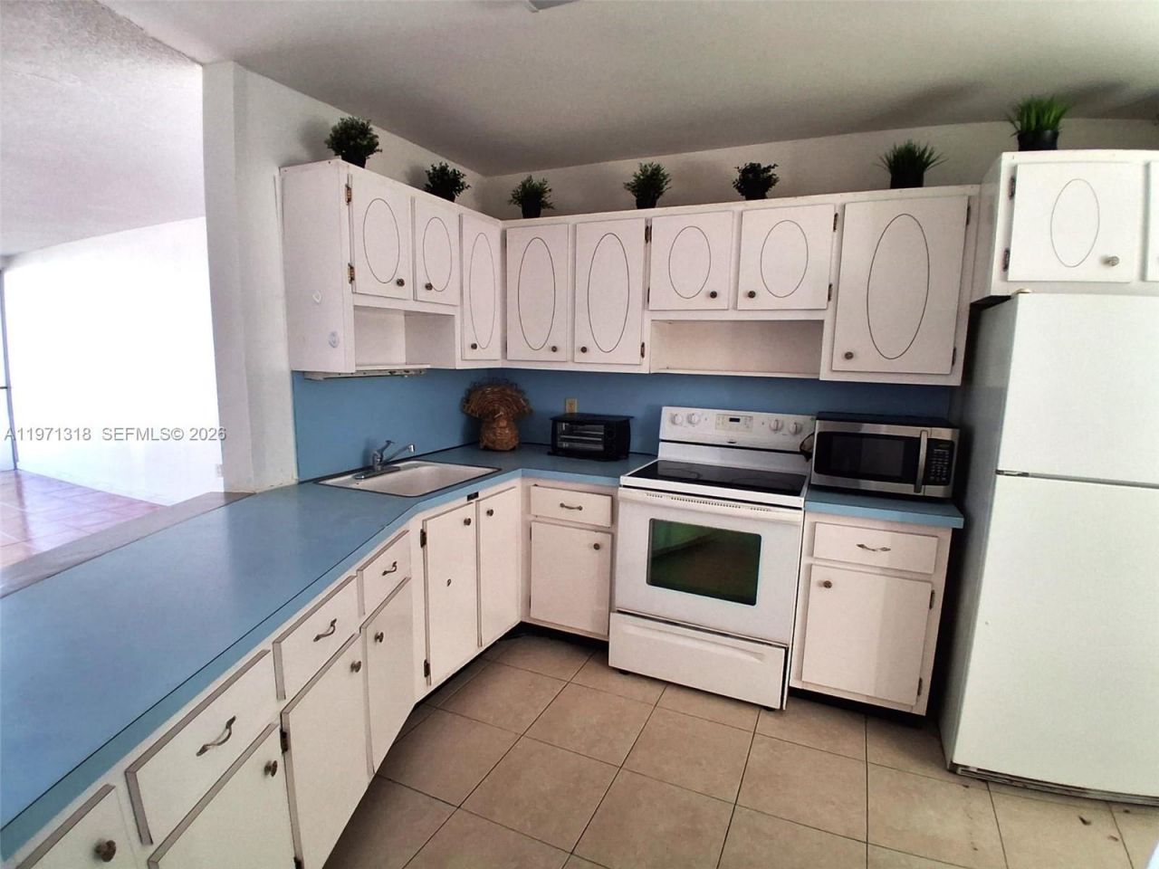 1770 NE 191st St , Unit 813-1, Miami, FL 33179 Photo