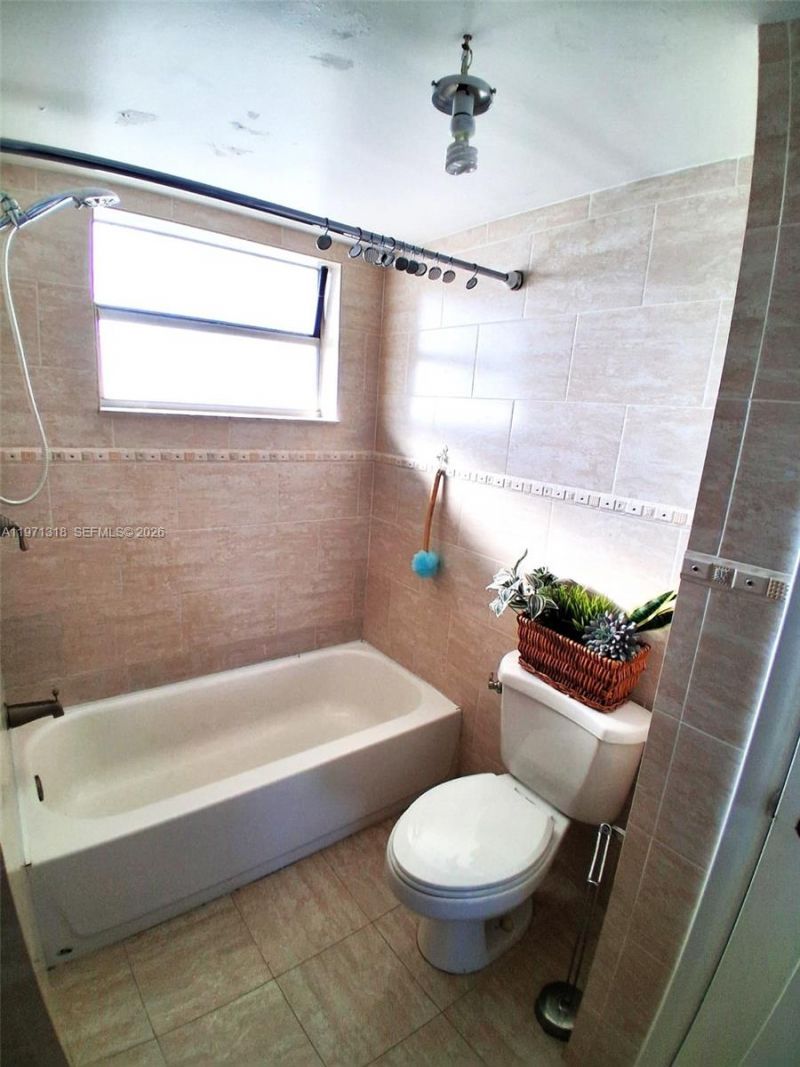 1770 NE 191st St , Unit 813-1, Miami, FL 33179 Photo