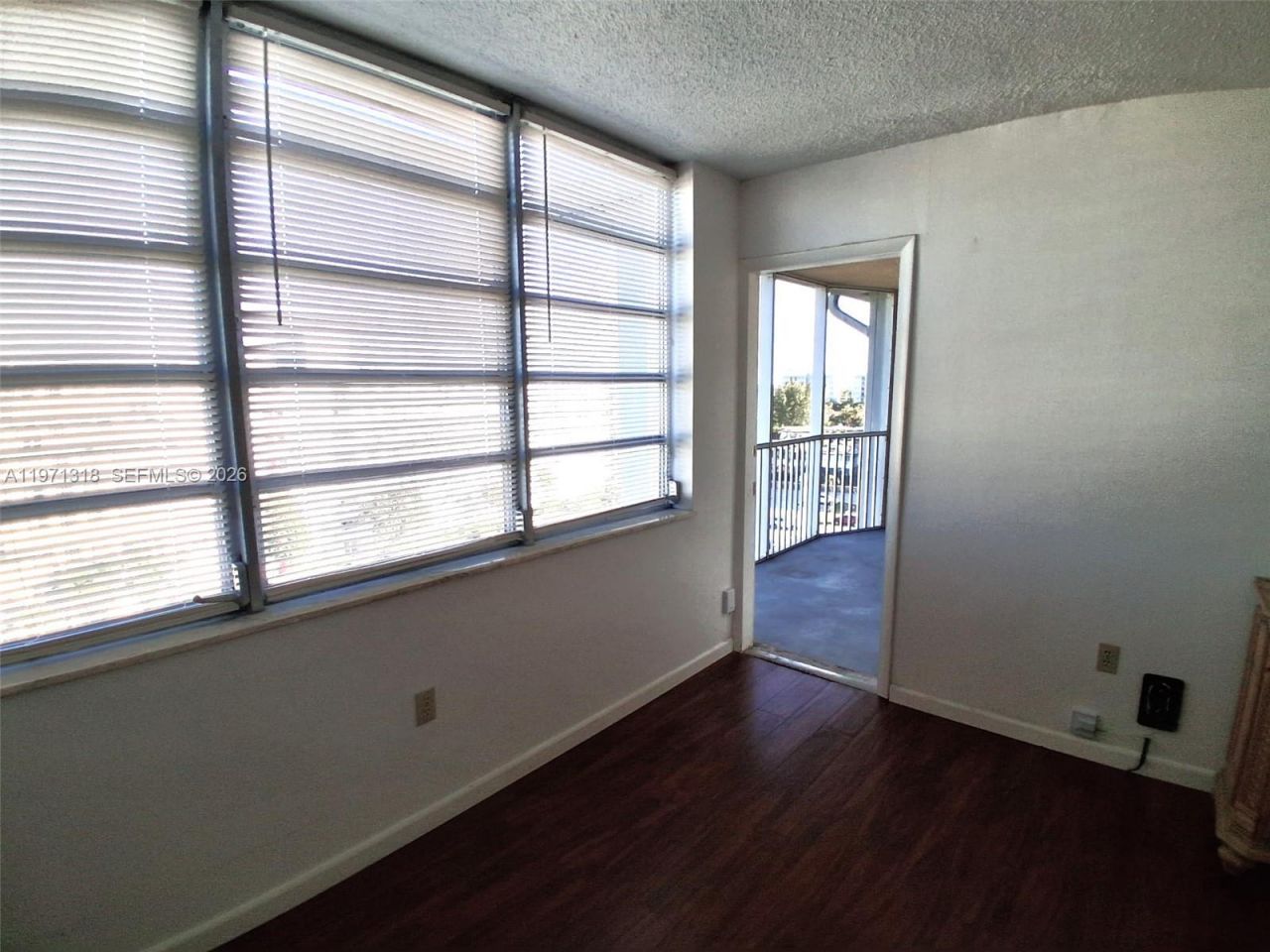 1770 NE 191st St , Unit 813-1, Miami, FL 33179 Photo