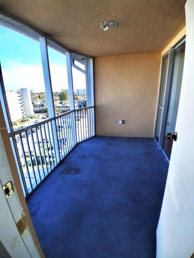 1770 NE 191st St , Unit 813-1, Miami, FL 33179 Photo