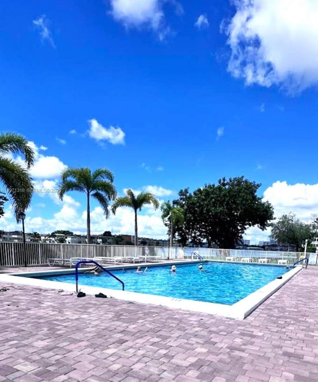 1770 NE 191st St , Unit 813-1, Miami, FL 33179 Photo