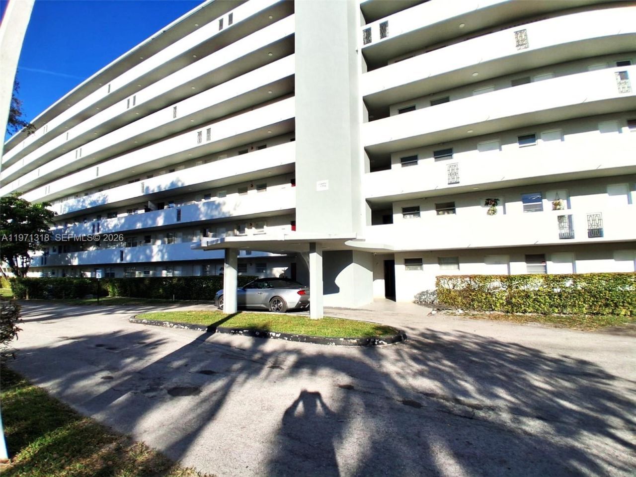 1770 NE 191st St , Unit 813-1, Miami, FL 33179 Photo