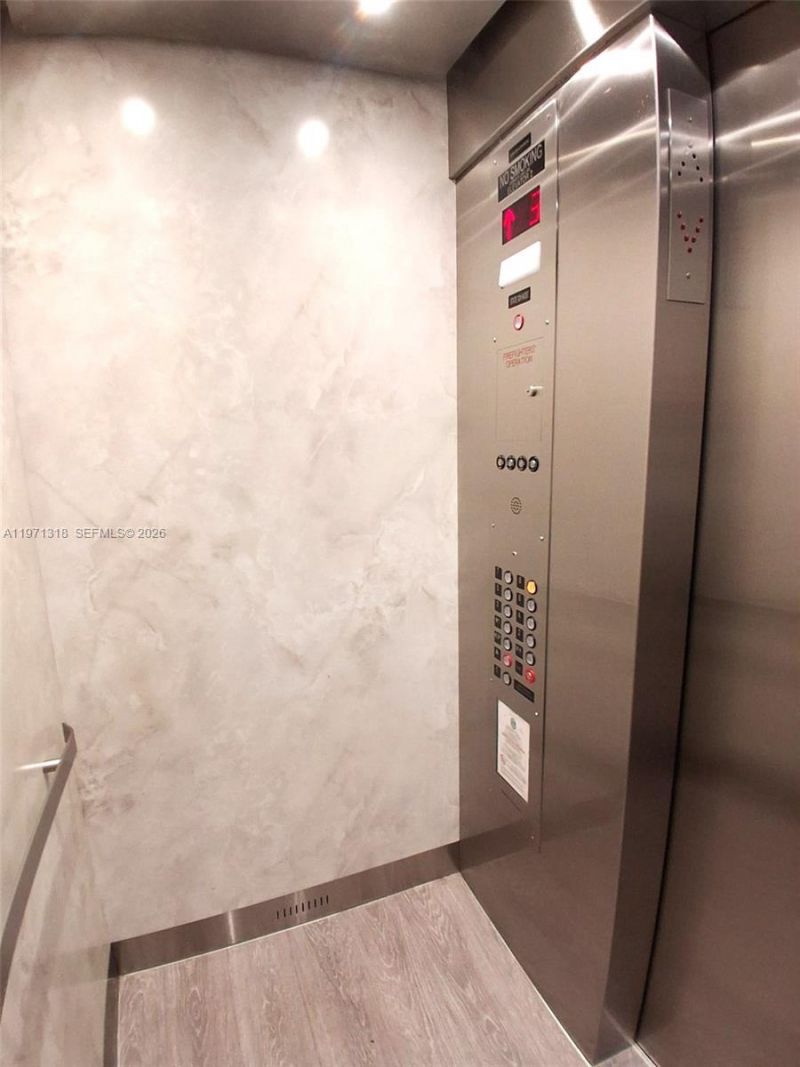 1770 NE 191st St , Unit 813-1, Miami, FL 33179 Photo