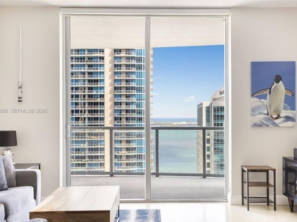 1060 Brickell Ave, Unit 3505, Miami, FL 33131