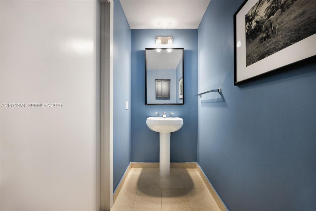 1060 Brickell Ave, Unit 3505, Miami, FL 33131 Photo