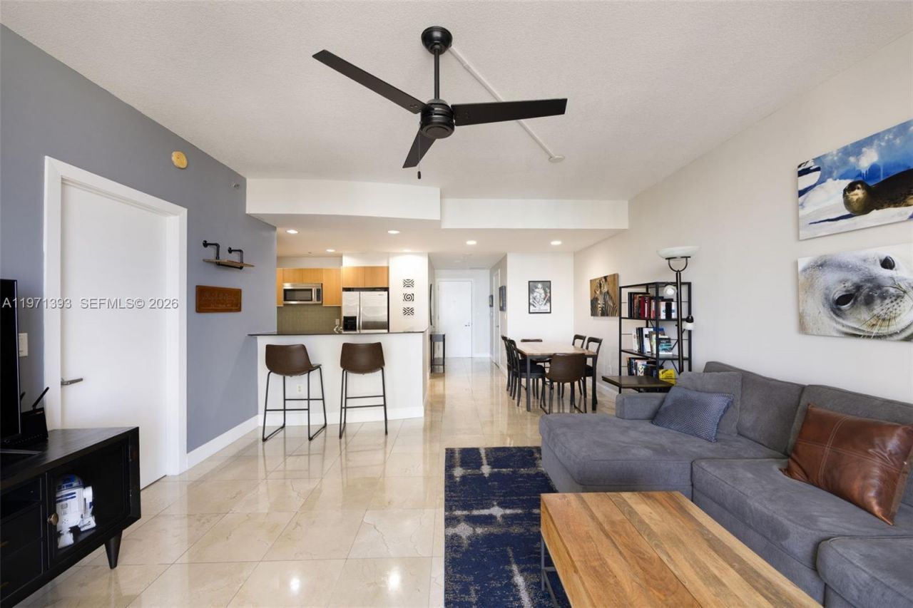 1060 Brickell Ave, Unit 3505, Miami, FL 33131 Photo