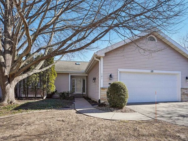 121 N Oak Grove Drive, Unit 17, Madison, WI 53717