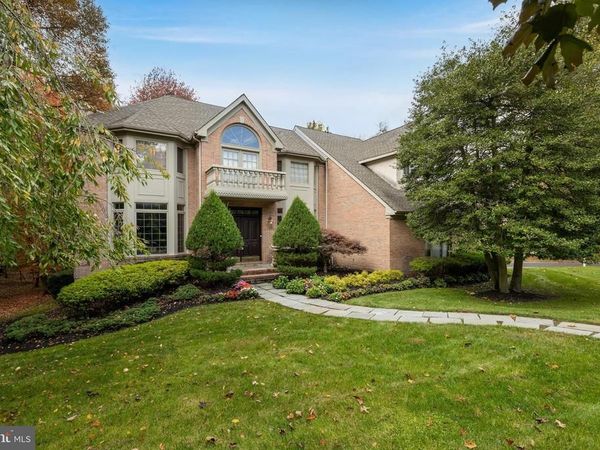 2 SHINGLE OAK DRIVE, VOORHEES, NJ 08043