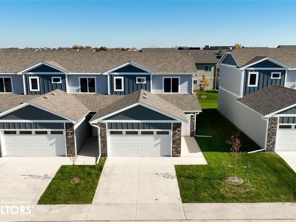 243 NW Waverly Drive, Waukee, IA 50263