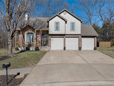 18209 Rollins Drive, Smithville, MO 64089
