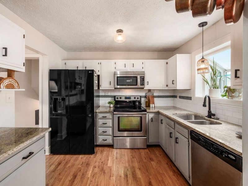 3691 Cannongate Drive, Columbus, OH 43228 Photo 14