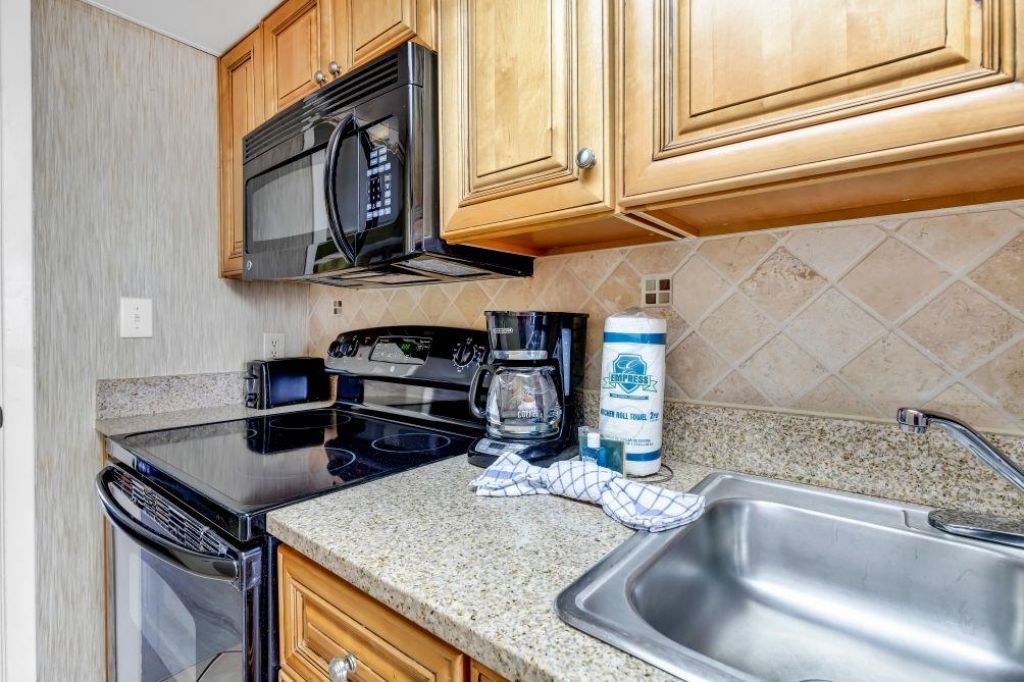 3000 N Ocean Blvd.  Photo 12