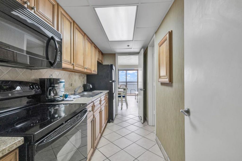 3000 N Ocean Blvd.  Photo 13