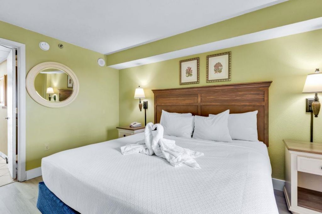 3000 N Ocean Blvd.  Photo 15