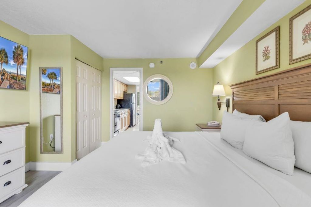 3000 N Ocean Blvd.  Photo 17