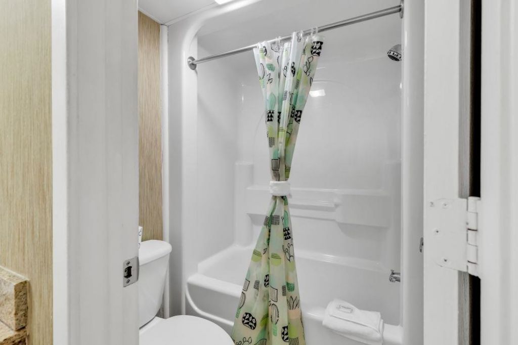 3000 N Ocean Blvd.  Photo 22