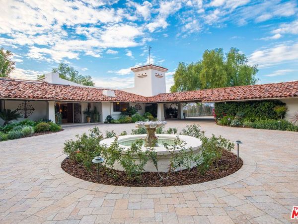 28611 Bamfield Drive, Agoura Hills, CA 91301