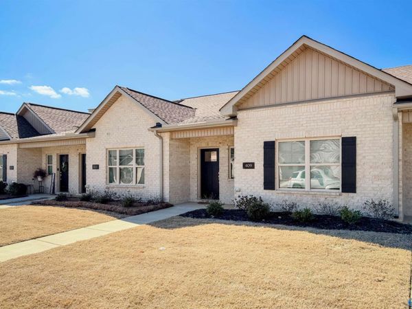 409 Ronnie Drive SE, Hartselle, AL 35640