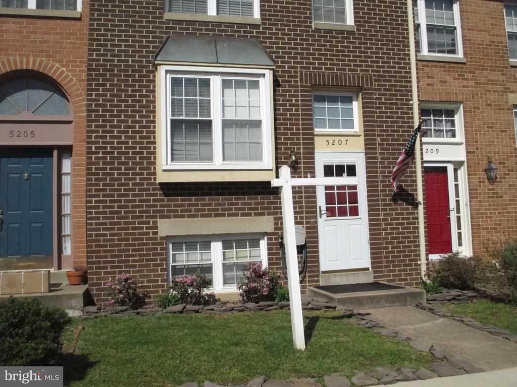 5207 Harbor Court Drive, Alexandria, VA 22315 Main Photo