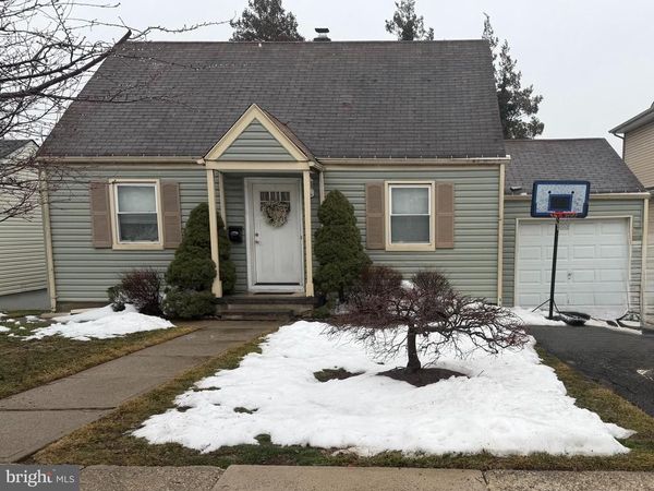 54 LINDALE CT. , CLIFTON, NJ 07013