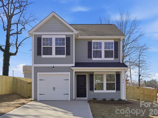 935 Wallace Street, Statesville, NC 28677