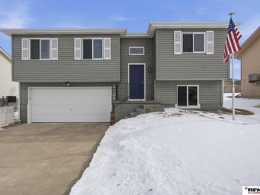 2724 NW Columbine Drive, Lincoln, NE 68524