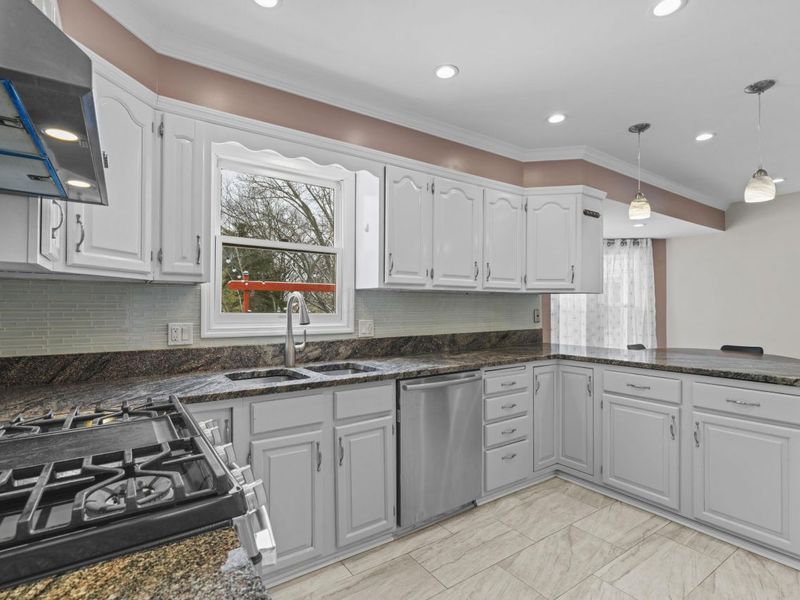 818 Werner Way, Columbus, OH 43085 Photo 13