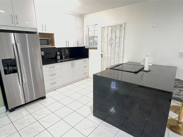 110 NW 198th St , Miami Gardens, FL 33169