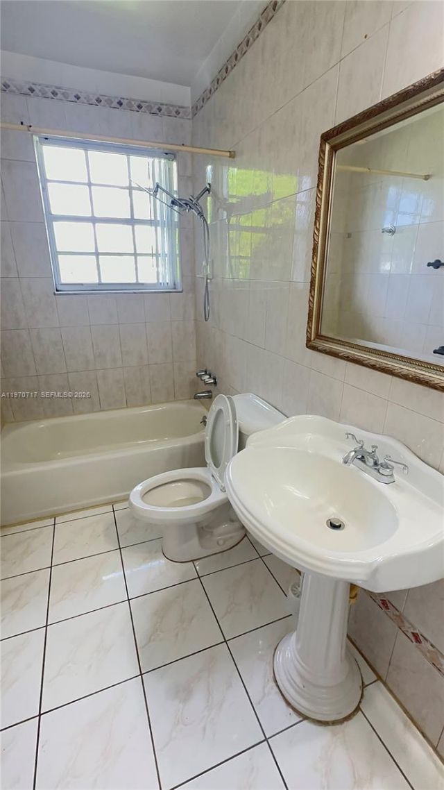 110 NW 198th St , Miami Gardens, FL 33169 Photo