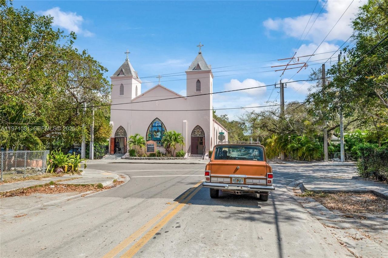 3544 William Ave, Miami, FL 33133 Photo