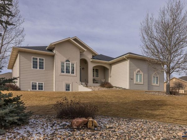 6815 MEDINAH CT, Rapid City, SD 57702