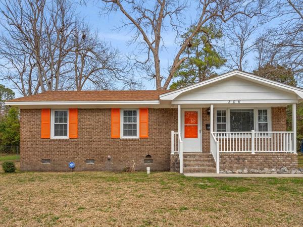 306 W James St. , Mullins, SC 29574