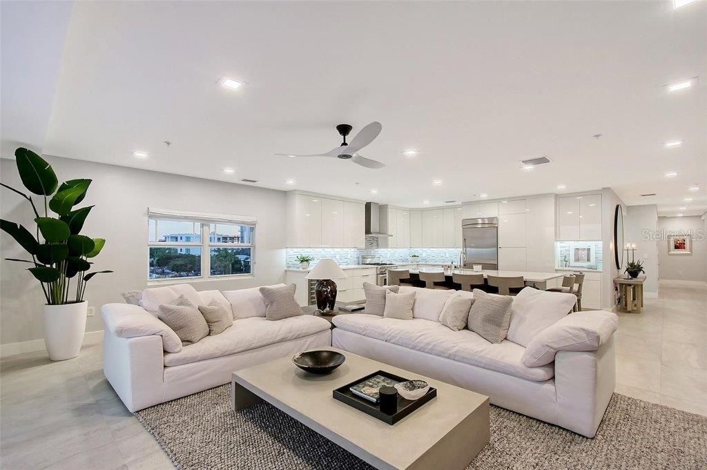 650 Golden Gate Point, Unit 403, Sarasota, FL 34236 Photo