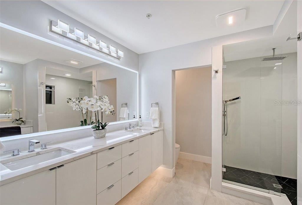 650 Golden Gate Point, Unit 403, Sarasota, FL 34236 Photo