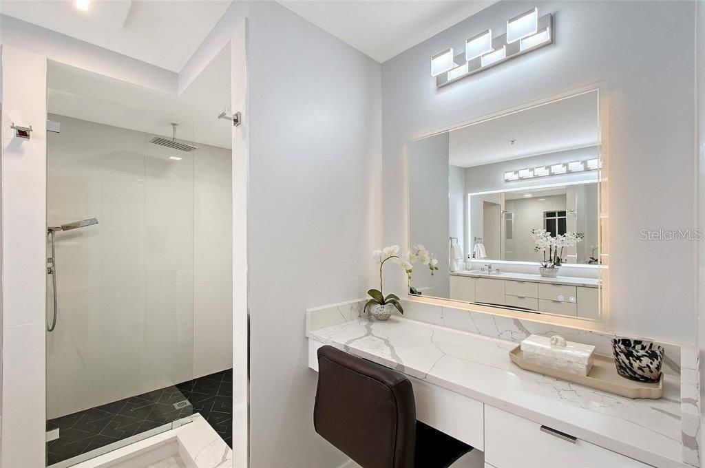 650 Golden Gate Point, Unit 403, Sarasota, FL 34236 Photo